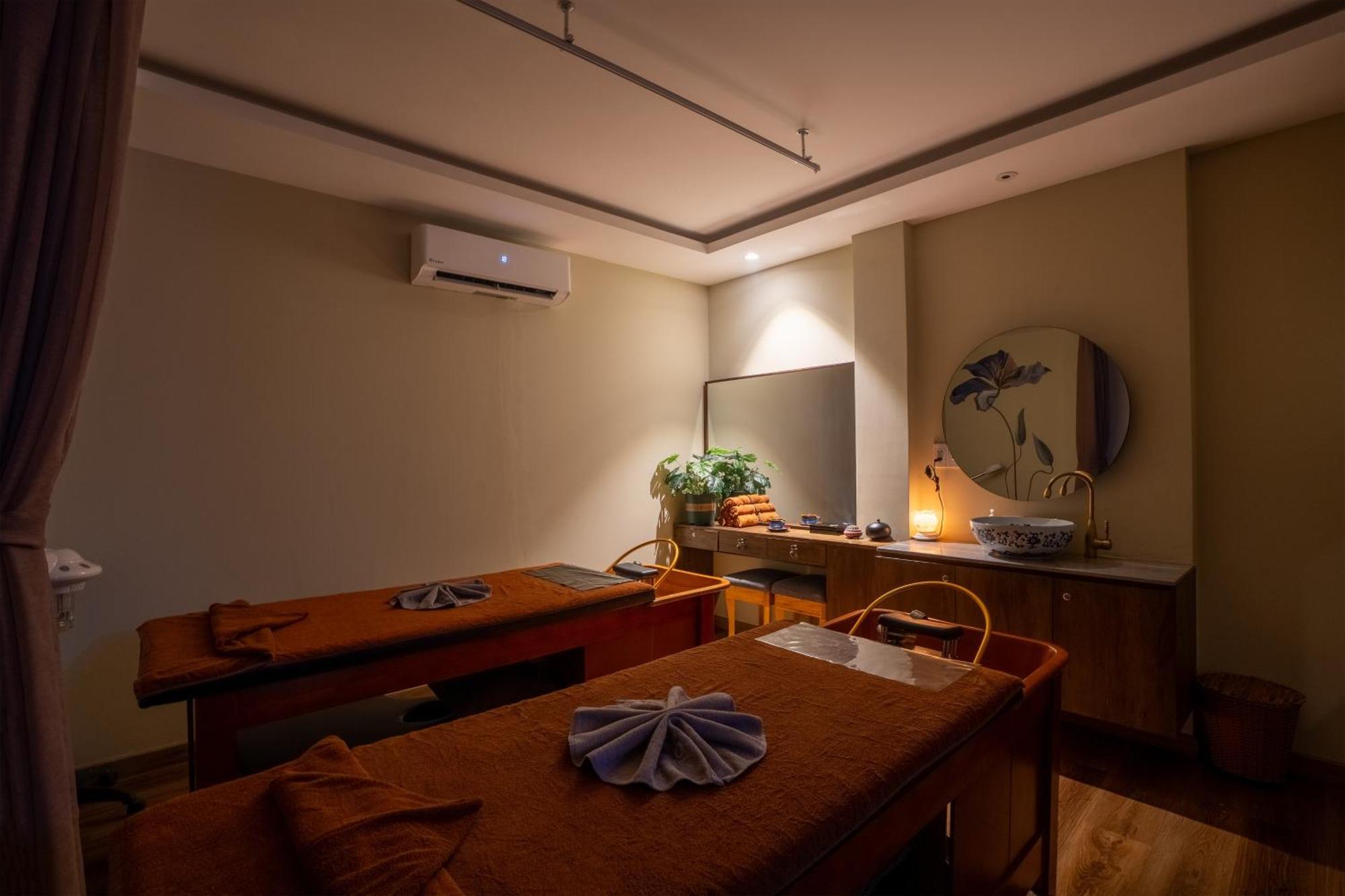 הו צ'י מין סיטי Alagon Saigon Hotel & Spa מראה חיצוני תמונה