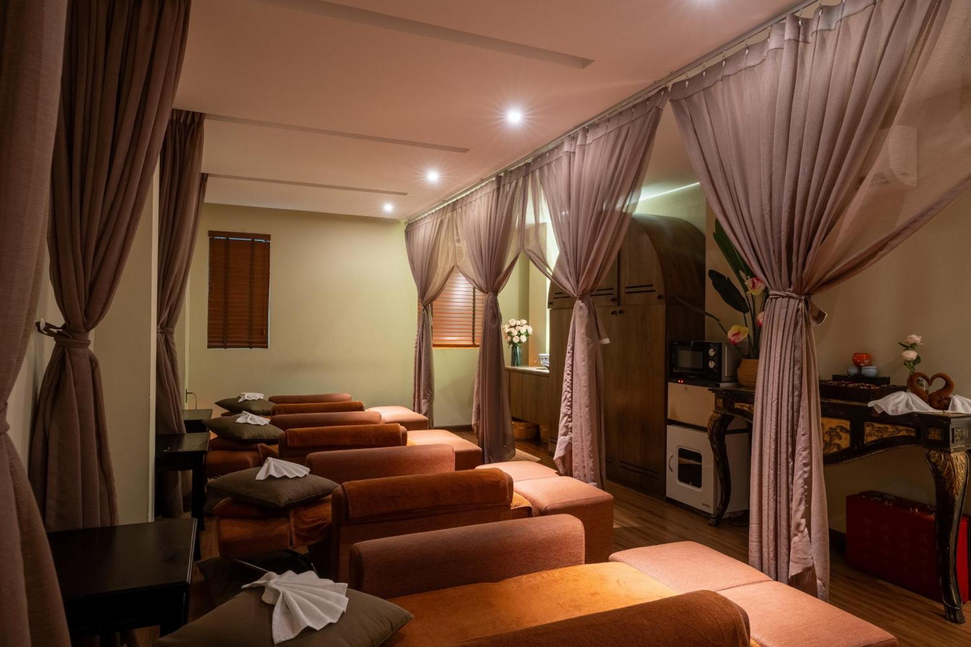 הו צ'י מין סיטי Alagon Saigon Hotel & Spa מראה חיצוני תמונה